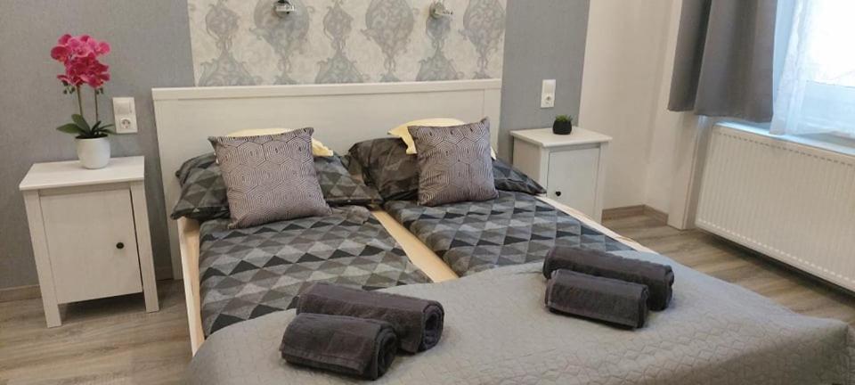 Pompar Belvarosi Apartman Segedyn Zewnętrze zdjęcie