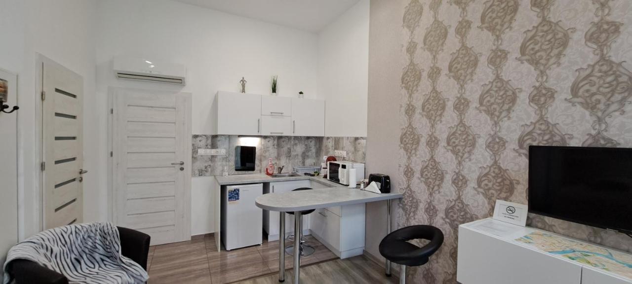 Pompar Belvarosi Apartman Segedyn Zewnętrze zdjęcie